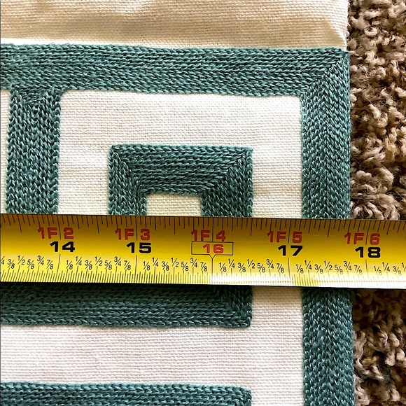 Fancy Queen Modern Embroidered Throw Pillow Covers Set of 4 17.5” x 17.5” New - Picture 8 of 15